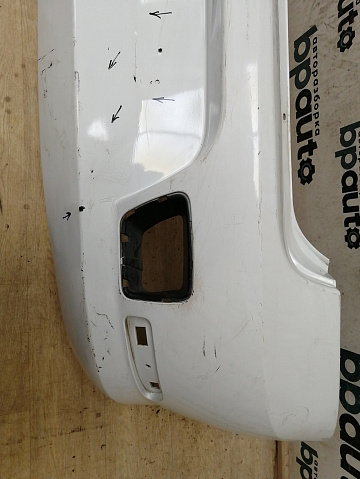 Фотография детали AA042870; Бампер задний; без паркт. (8200916804) для Renault Logan I рест. (2009-2015)/БУ; Оригинал; Р1, Мелкий дефект; . Фото номер 3