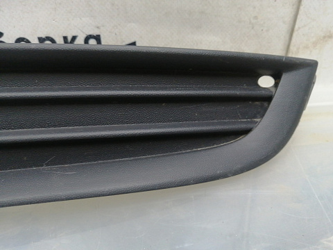 Фотография детали AA046344; Решетка переднего бампера левая (5G0853665) для Volkswagen Golf/БУ; Оригинал; Р0, Хорошее; . Фото номер 2