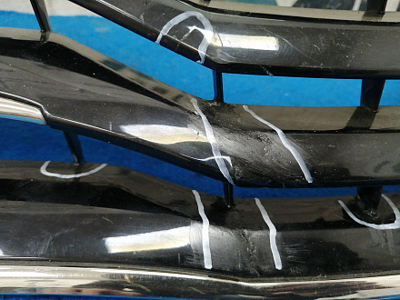 AA033732; Решетка радиатора (53101-33240) для Toyota Camry 40 рест. (2010 — 2011)/БУ; Оригинал; Р1, Мелкий дефект; 