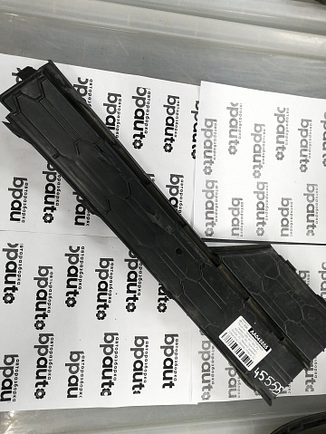 Фотография детали AA045555; Решетка переднего бампера левая (5E0 807 681 F) для Skoda Octavia/БУ; Оригинал; Р1, Мелкий дефект; . Фото номер 5