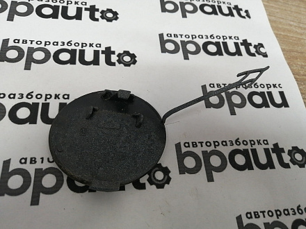 AA045670; Заглушка буксир. крюка переднего бампера (4G0 807 241) для Audi A6 C7/БУ; Оригинал; Р1, Мелкий дефект; 