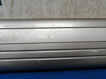 AA032006; Молдинг двери передний левый (75732-60120) для Toyota Land Cruiser/БУ; Оригинал; Р1, Мелкий дефект; 