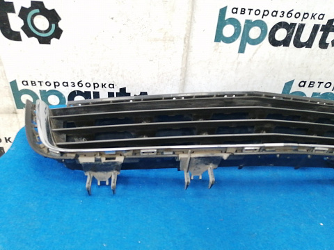 Фотография детали AA025634; Решетка переднего бампера (13238553) для Opel Astra/БУ; Оригинал; Р1, Мелкий дефект; . Фото номер 6