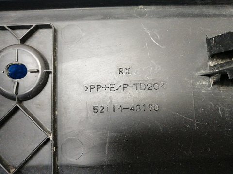 Фотография детали AA039064; Площадка под номер (52114-48190) для Lexus RX III (2009 — 2012)/БУ; Оригинал; Р1, Мелкий дефект; . Фото номер 6
