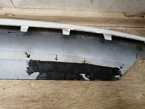 Фотография детали AA034317; Бампер передний; без паркт.; без омыват. (8200526596) для Renault Sandero I (2009-2014)/БУ; Оригинал; Р2, Удовлетворительное; . Фото номер 11