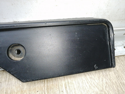 Фотография детали AA045186; Площадка под номер (52114-53220) для Lexus IS II рест.2 (2010 - 2013)/БУ; Оригинал; Р1, Мелкий дефект; . Фото номер 6