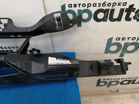 Фотография детали AA037765; Решетка переднего бампера центральная (51117263478) для BMW 3 серия F30 F31/БУ; Оригинал; Р1, Мелкий дефект; . Фото номер 2