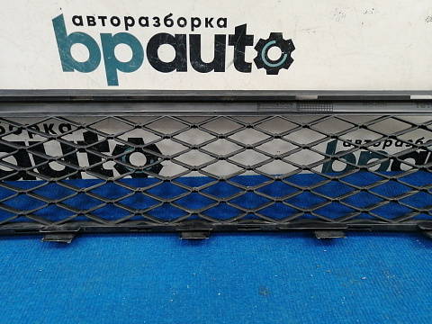 Фотография детали AA037735; Решётка переднего бампера (53112-02250) для Toyota Auris I рест. (2010- 2013)/БУ; Оригинал; Р1, Мелкий дефект; . Фото номер 9