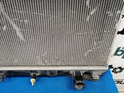 Фотография детали AA037836; Радиатор охлаждения (16400-31800) для Lexus GS IV (2012 - 2015)/БУ; Оригинал; Р2, Удовлетворительное; . Фото номер 3