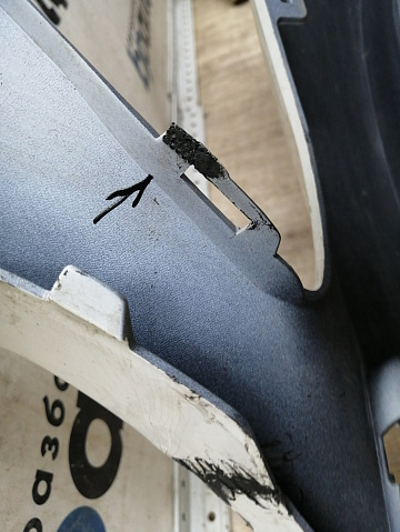 Фотография детали AA046107; Бампер передний, AMG; под паркт.; без омыват. (A2058850925) для Mercedes-Benz C-klasse IV (W205) (2014-2018)/БУ; Оригинал; Р1, Мелкий дефект; . Фото номер 21