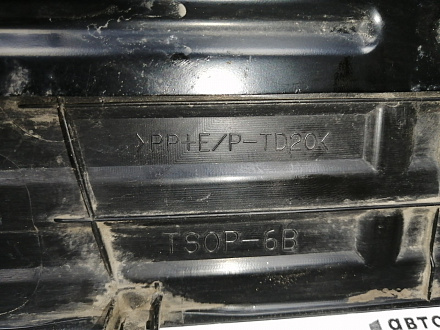 AA045210; Накладка заднего бампера, широкая (52162-60090 /50) для Toyota Land Cruiser Prado/БУ; Оригинал; Р1, Мелкий дефект;