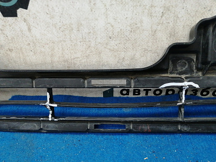 AA030973; Решетка переднего бампера (53112-60200) для Toyota Land Cruiser Prado 150 рест. (2013 — 2017)/БУ; Оригинал; Р2, Удовлетворительное; 