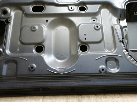 AA045285; Крышка багажника (6910065830) для Suzuki Grand Vitara/БУ; Оригинал; Р1, Мелкий дефект; 