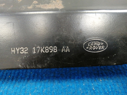 AA036636; Кронштейн переднего бампера центральный, железо (HY32-17K898-AA) для Land Rover Discovery V L462 (2017 - 2020)/БУ; Оригинал; Р1, Мелкий дефект; 