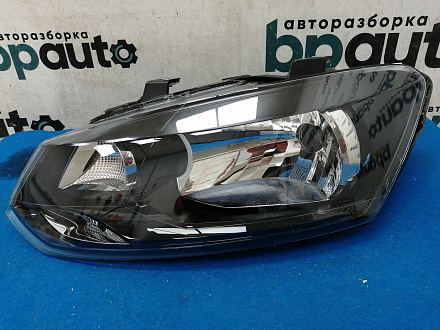 AA025077; Фара галоген левая (6RU941015) для Volkswagen Polo V Sedan (2010-2014)/Нов с деф; Оригинал; Р0, Хорошее; 