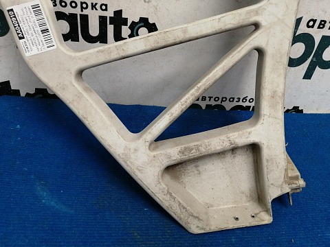 Фотография детали AA040910; Кронштейн заднего бампера левый ( 5M51-17E850) для Ford Focus/БУ; Оригинал; Р1, Мелкий дефект; . Фото номер 5