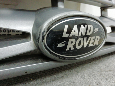 AA010476; Решетка радиатора (DJ32-8200-AA) для Land Rover Range Rover Evoque I (2011 - 2015)/БУ; Оригинал; Р1, Мелкий дефект; 