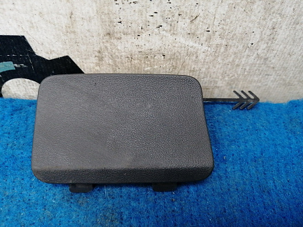 AA001334; Заглушка букс. крюка юбки заднего бампера левая (8U0 807 441) для Audi Q3 I (2011-2014)/БУ; Оригинал; Р0, Хорошее; 