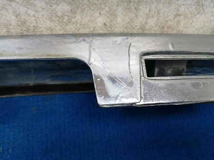 AA034034; Накладка крышки багажника, без кнопки (84810-EM40A) для Nissan Tiida/БУ; Оригинал; Р2, Удовлетворительное; 