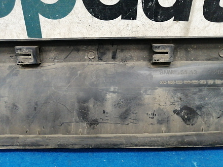 AA035379; Накладка задней правой двери (51137205782) для BMW/БУ; Оригинал; Р1, Мелкий дефект; 