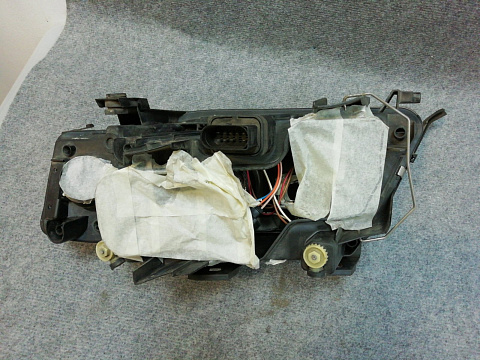 Фотография детали AA000202; Фара правая галоген (4B3941004A) для Audi A6 II (C5) (1997-2001)/БУ; Оригинал; Р1, Мелкий дефект; . Фото номер 2