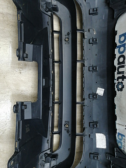 AA045868; Бампер передний; под паркт.; под омыват. (HY32-17F003-AAW) для Land Rover Discovery V L462 (2017 - 2020)/БУ; Оригинал; Р1, Мелкий дефект; 