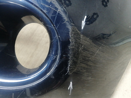 AA046011; Бампер передний; без паркт.; под омыват. (62022-BH10H) для Nissan Note I рест. (2009-2013)/БУ; Оригинал; Р1, Мелкий дефект; 