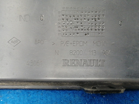 Фотография детали AA032397; Накладка переднего бампера левая (8200113984) для Renault Symbol I рест. (2002-2006)/БУ; Оригинал; Р1, Мелкий дефект; . Фото номер 5