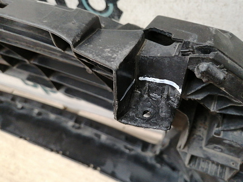 Фотография детали AA043291; Бампер передний, S-line; под паркт.; под омыват. (4G0 807 437 AB) для Audi A6 IV (C7) рест. Sedan (2014-2018)/БУ; Оригинал; Р1, Мелкий дефект; . Фото номер 11