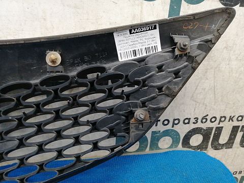 Фотография детали AA036917; Решетка радиатора (BP4K-50711) для Mazda 3 BK/БУ; Оригинал; Р0, Хорошее; (22V) Серебро. Фото номер 8