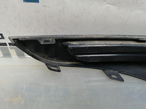 Фотография детали AA045580; Накладка переднего бампера правая (L8A2-17D749-AA) для Land Rover Range Rover Velar L560 (2017 - 2023)/БУ; Оригинал; Р1, Мелкий дефект; . Фото номер 6