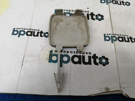 AA019531; Заглушка буксир. крюка заднего бампера (BS71-17K922-A) для Ford Mondeo Sedan IV рест. (2010- 2014)/БУ; Оригинал; Р0, Хорошее; (2851, JAYC, 17V) Черный перламутр