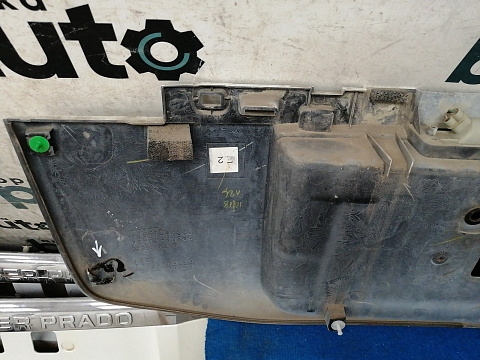 Фотография детали AA033924; Накладка крышки багажника (76811-60250) для Toyota Land Cruiser Prado 150 рест. (2013 — 2017)/БУ; Оригинал; Р2, Удовлетворительное; . Фото номер 17