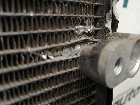 Фотография детали AA037831; Радиатор кондиционера (88460-0E070) для Toyota Highlander/БУ; Оригинал; Р2, Удовлетворительное; . Фото номер 5