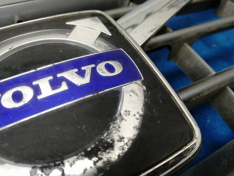 Фотография детали AA032282; Решетка радиатора (30655102) для Volvo S80 II (2006-2010)/БУ; Оригинал; Р1, Мелкий дефект; . Фото номер 10