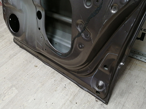 Фотография детали AA044938; Дверь передняя правая (6800165844) для Suzuki Grand Vitara/БУ; Оригинал; Р2, Удовлетворительное; . Фото номер 20