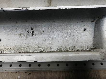 AA045254; Бампер передний; без паркт.; без омыват. ( BB5317C831) для Ford Explorer V (2011-2015)/БУ; Оригинал; Р1, Мелкий дефект; 