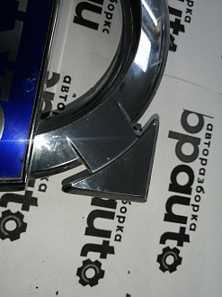 AA045540; Эмблема решетки радиатора (30796425) для Volvo XC60/БУ; Оригинал; Р1, Мелкий дефект; 