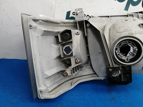 Фотография детали AA021156; Фара галоген левая (81170-26420) для Toyota Hiace H 200 (2005-2010)/БУ; Оригинал; Р1, Мелкий дефект; . Фото номер 5