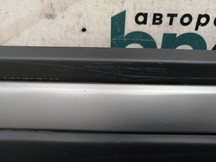 AA036534; Накладка передней правой двери (BJ32-21064-BJ) для Land Rover Range Rover Evoque/БУ; Оригинал; Р1, Мелкий дефект; 