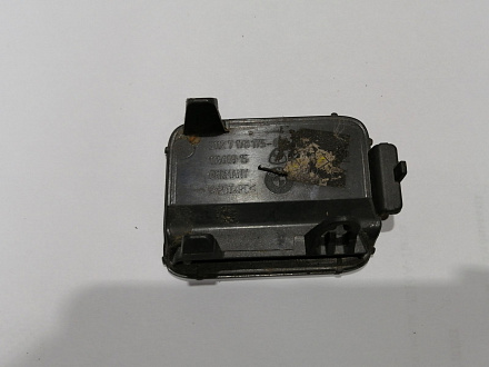 AA044639; Заглушка буксир. крюка заднего бампера (51127178175) для BMW 5 серия V Sedan (Е60) рест. (2007-2010)/БУ; Оригинал; Р0, Хорошее; 