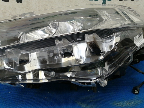 Фотография детали AA037192; Фара светодиодная левая (81185-42840) для Toyota Rav4 50 (2019 -н.в.)/БУ; Оригинал; Р1, Мелкий дефект; . Фото номер 7