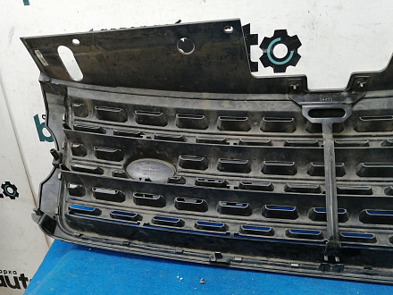 AA017432; Решетка радиатора (CK52-8200-AA/ BA) для Land Rover Range Rover IV L405 (2012 - 2017)/БУ; Оригинал; Р1, Мелкий дефект; 