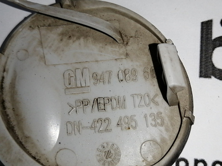 AA044996; Заглушка букс. крюка заднего бампера (94708966) для Opel Astra/БУ; Оригинал; Р1, Мелкий дефект; 