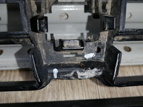 Фотография детали AA045109; Решетка переднего бампера верхняя, М-пакет; под камер. (51118060891) для BMW Х6 II (F16) (2014-2019)/БУ; Оригинал; Р1, Мелкий дефект; . Фото номер 19