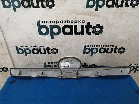 Фотография детали AA030932; Накладка крышки багажника; под камер. (76811-0F060) для Toyota Verso/БУ; Оригинал; Р1, Мелкий дефект; . Фото номер 10