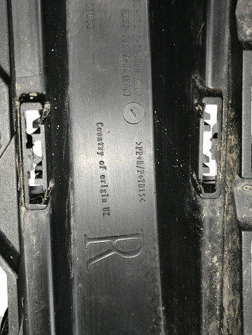 Фотография детали AA045550; Решетка переднего бампера правая; под паркт. (HK83-8B289-BA) для Jaguar F-Pace I (2016-2020)/БУ; Оригинал; Р0, Хорошее; . Фото номер 9