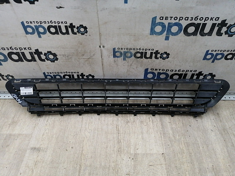 Фотография детали AA046151; Решетка переднего бампера (5G0853677A) для Volkswagen Golf/БУ; Оригинал; Р1, Мелкий дефект; . Фото номер 13