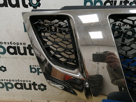 AA033572; Решетка радиатора; под камер. (62310-1LB0A) для Nissan Patrol VI (Y62) (2010-2014)/БУ; Оригинал; Р1, Мелкий дефект; 