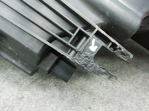 Фотография детали AA009413; Фара левая галоген (8X0 941 003) для Audi A1/БУ; Оригинал; Р1, Мелкий дефект; . Фото номер 10